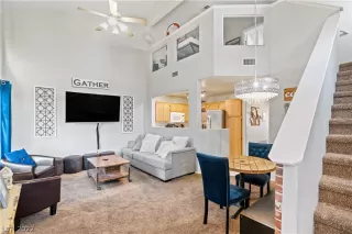 Photo #5: 2369869 Listing 