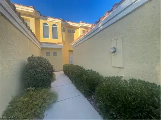 Photo #2: 2369890 Listing 