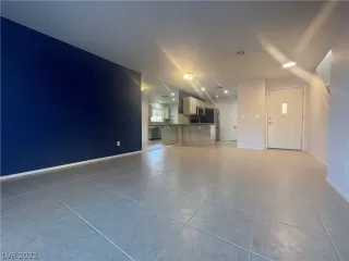 Photo #5: 2369890 Listing 