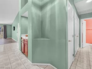 Photo #5: 2369894 Listing