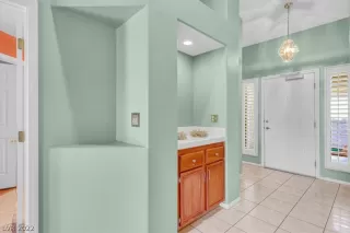 Photo #6: 2369894 Listing