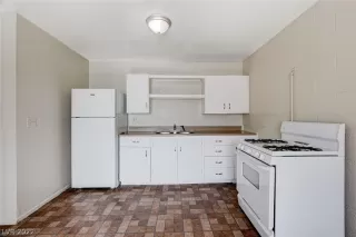 Photo #3: 2369915 Listing