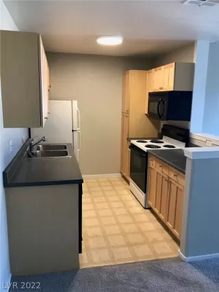 Photo #5: 2369926 Listing 