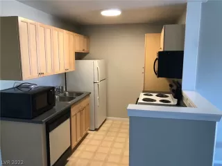 Photo #6: 2369926 Listing 