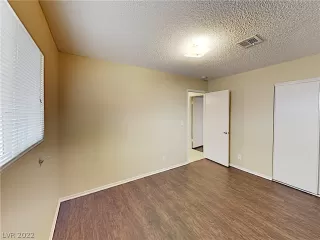 Photo #4: 2369933 Listing 