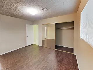 Photo #5: 2369933 Listing 