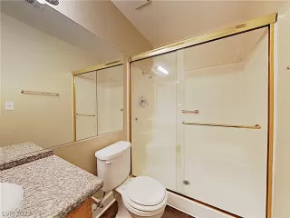 Photo #6: 2369933 Listing 