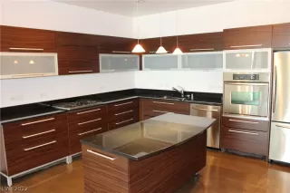 Photo #6: 2369951 Listing