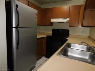 Photo #4: 2369959 Listing 