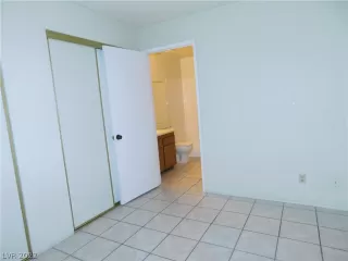 Photo #6: 2369959 Listing 