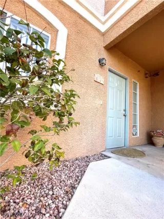 Photo #2: 2369975 Listing