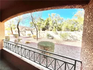 Photo #5: 2369975 Listing