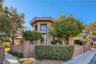 Photo #1: 2370002 Listing