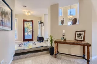 Photo #6: 2370002 Listing