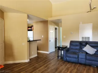 Photo #2: 2370024 Listing 