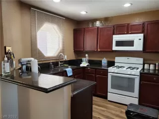 Photo #4: 2370024 Listing 