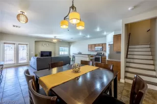 Photo #2: 2370031 Listing 