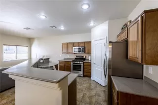 Photo #3: 2370031 Listing 