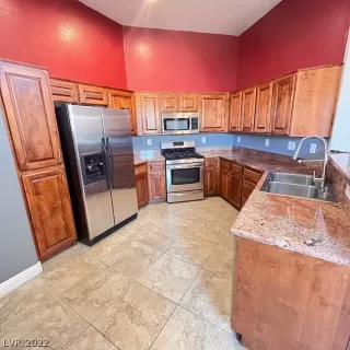 Photo #5: 2370034 Listing 