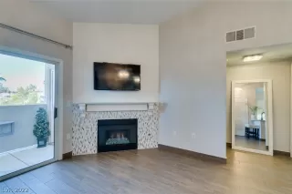 Photo #3: 2370044 Listing