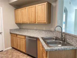 Photo #3: 2370062 Listing 