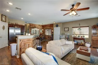 Photo #1: 2370067 Listing