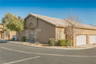 Photo #3: 2370079 Listing