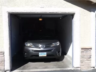 Photo #3: 2370089 Listing