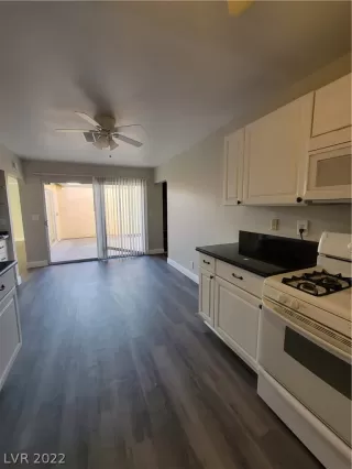 Photo #1: 2370097 Listing 