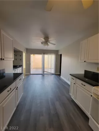 Photo #5: 2370097 Listing 