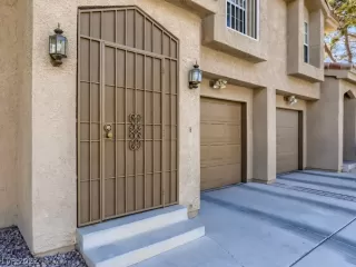 Photo #3: 2370100 Listing