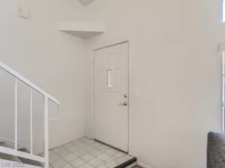 Photo #4: 2370100 Listing