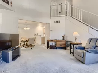 Photo #6: 2370100 Listing