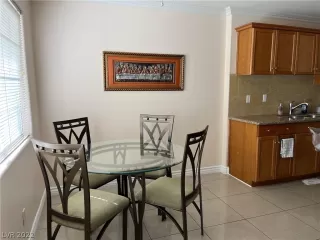 Photo #3: 2370130 Listing