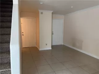 Photo #4: 2370130 Listing