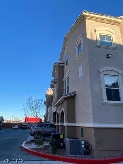 Photo #3: 2370135 Listing 