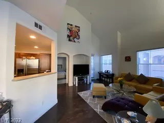 Photo #5: 2370135 Listing 