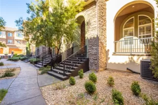 Photo #2: 2370158 Listing 