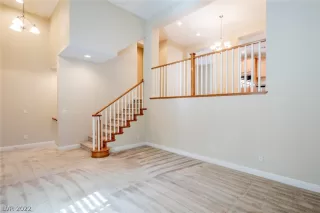 Photo #5: 2370158 Listing 