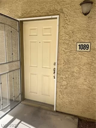 Photo #2: 2370165 Listing