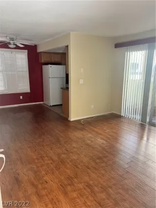 Photo #3: 2370165 Listing