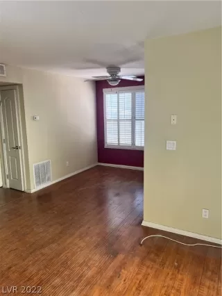 Photo #4: 2370165 Listing