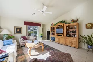 Photo #5: 2370166 Listing