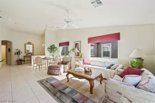 Photo #6: 2370166 Listing