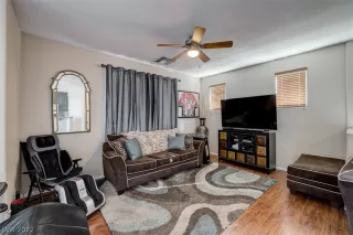 Photo #5: 2370189 Listing 