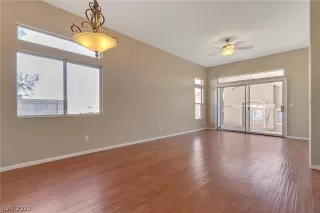 Photo #3: 2370242 Listing