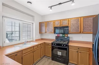 Photo #3: 2370264 Listing