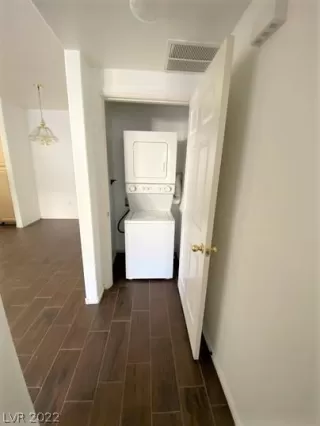 Photo #6: 2370268 Listing 