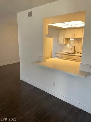 Photo #3: 2370274 Listing 