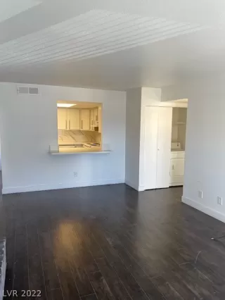 Photo #4: 2370274 Listing 